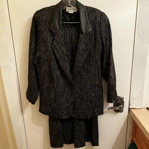 Choses size 5/6  black with white skirt set